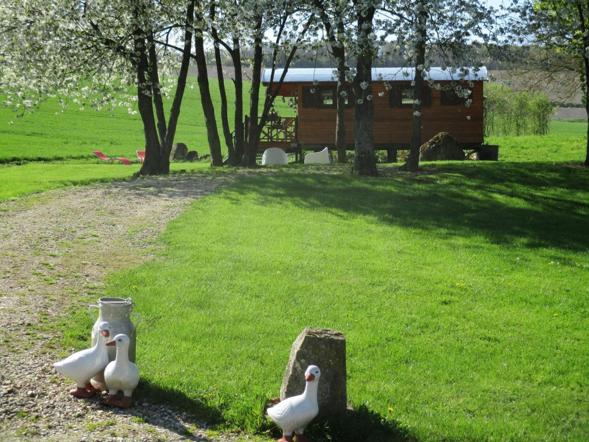 Roulotte Panoramique Du Moulin Bed & Breakfast Châtillon-sur-Marne Exterior photo