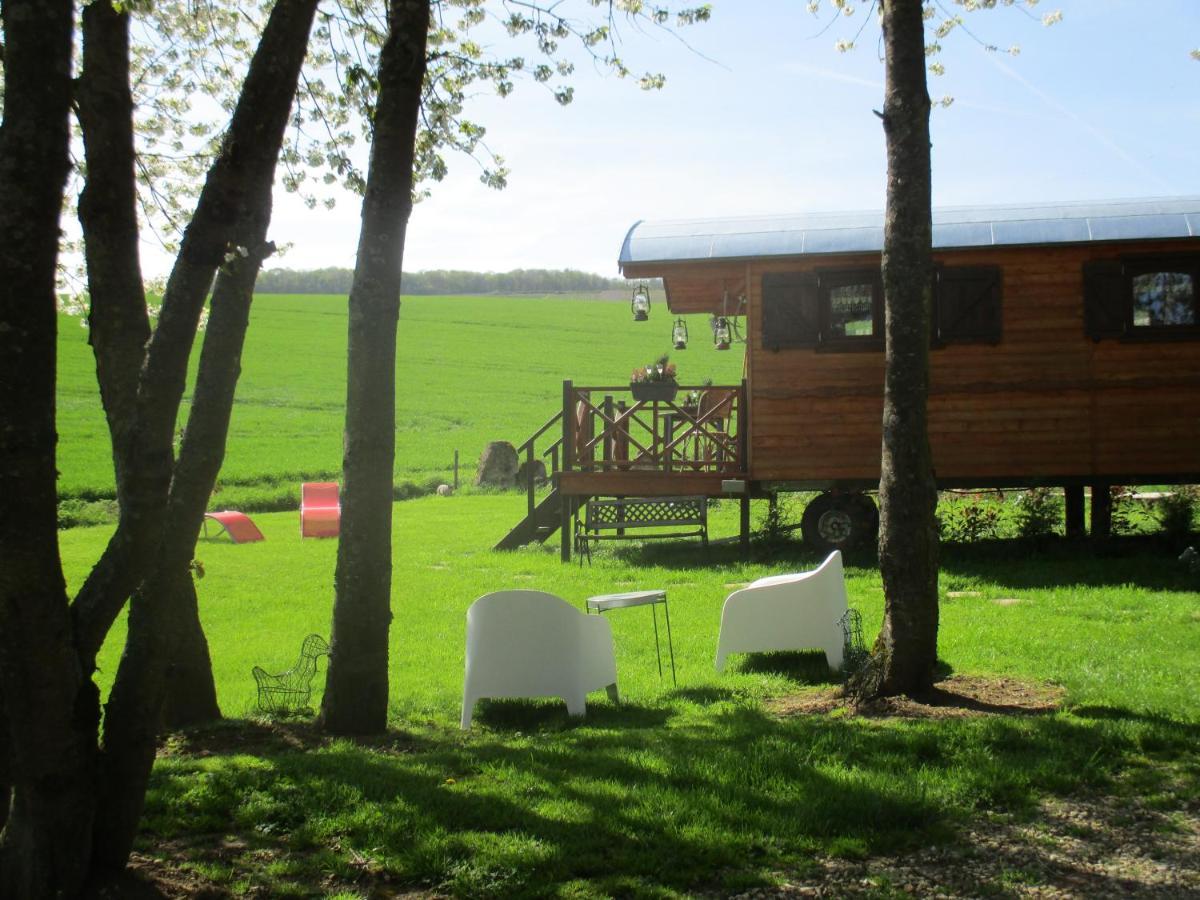 Roulotte Panoramique Du Moulin Bed & Breakfast Châtillon-sur-Marne Exterior photo